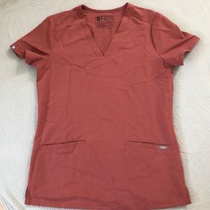 Figs triple pocket scrub top